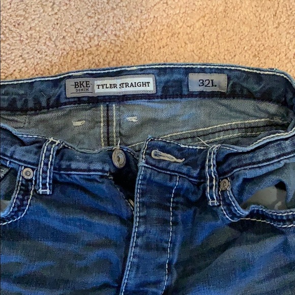 Jeans - Picture 3 of 3